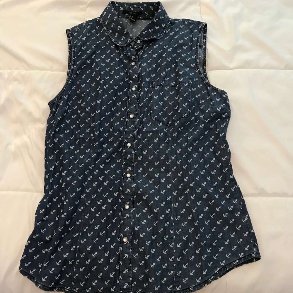 Sleeveless Button Up Anchor Top